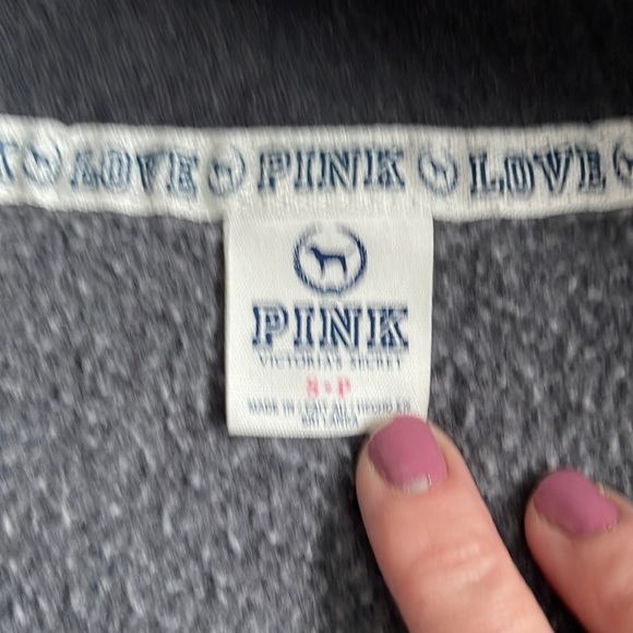 Woman’s sweatshirt - Picture 3 of 3